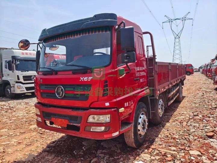 出售二手17年的軒德245馬力貨車
