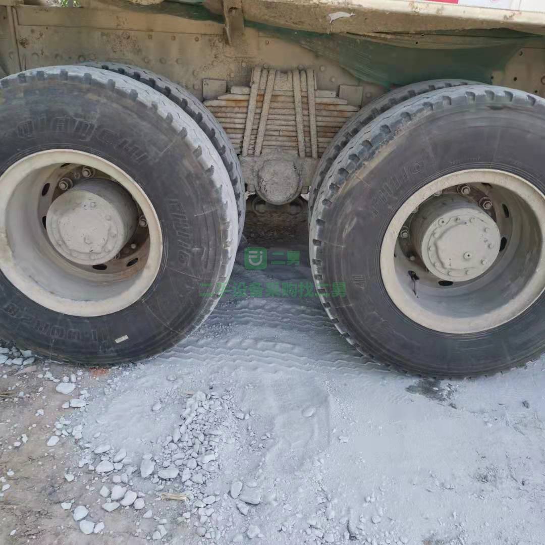 出售一臺15年歐曼國四排放攪拌車，336馬力，車長10200