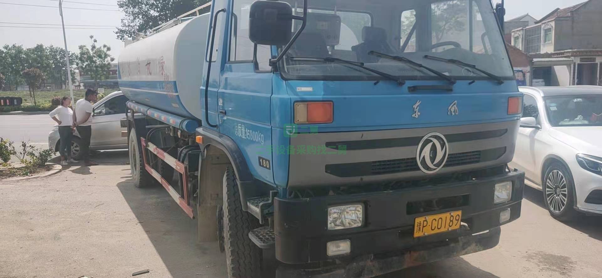 出售一臺17年7月玉柴六杠180馬力發動機灑水車
