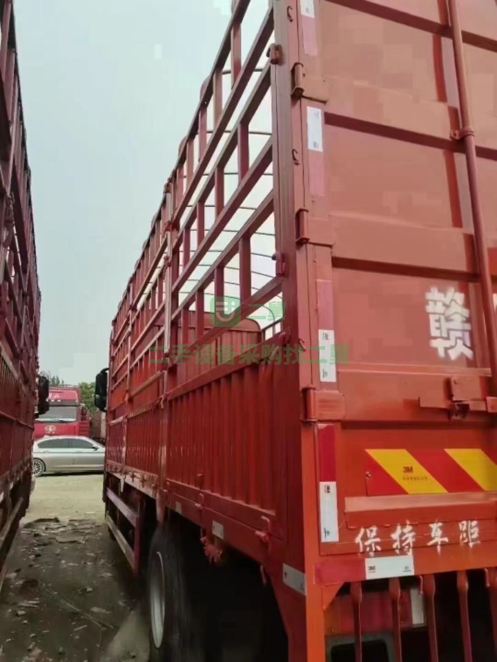 出售二手九成新的東風柳汽乘龍H5/240馬力玉柴發動機運輸車
