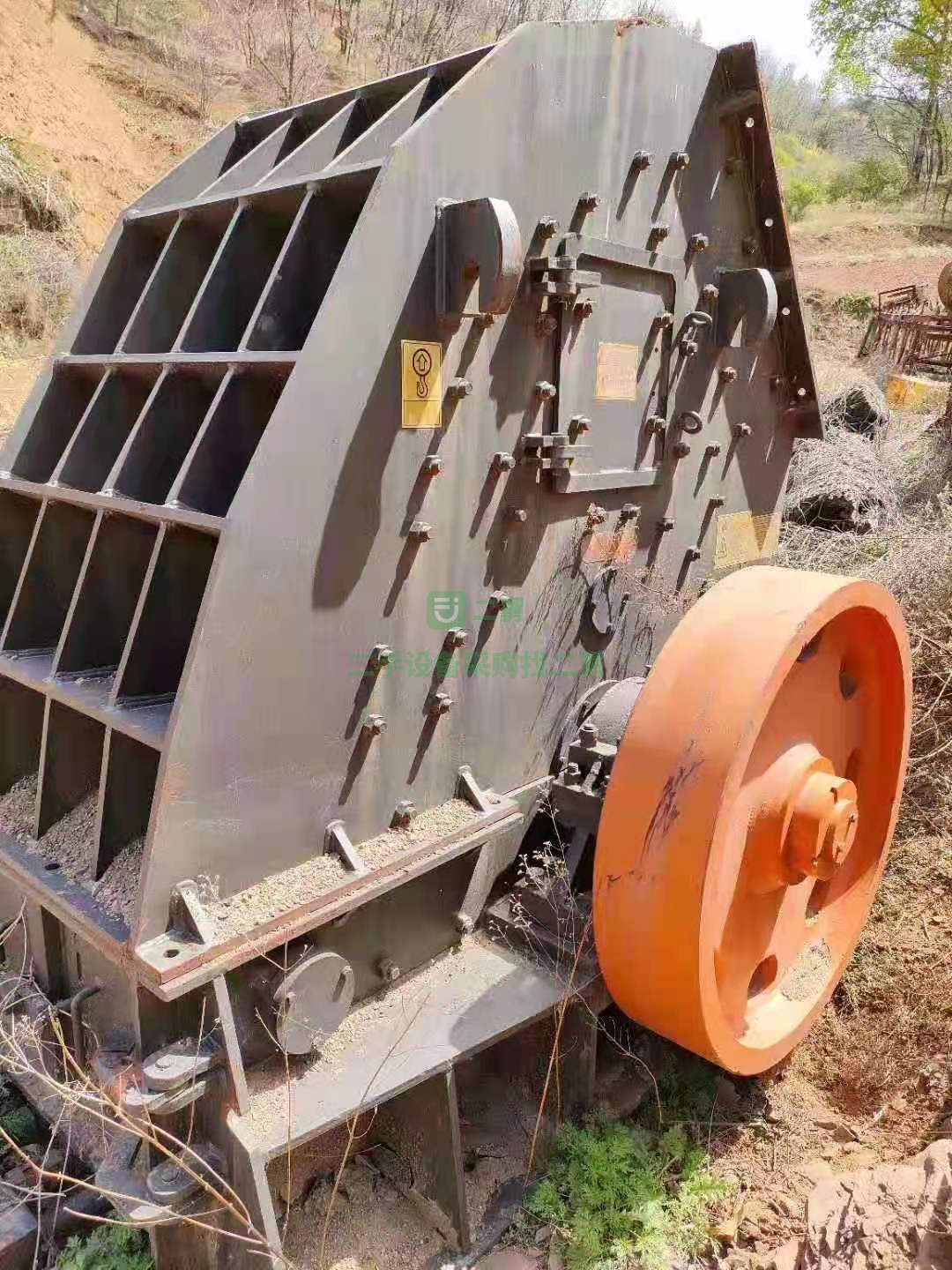 出售一套鼎力三件套礦山設備1308重錘配套160千瓦電機破碎機