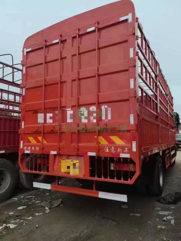 出售二手九成新的東風柳汽乘龍H5/240馬力玉柴發動機運輸車