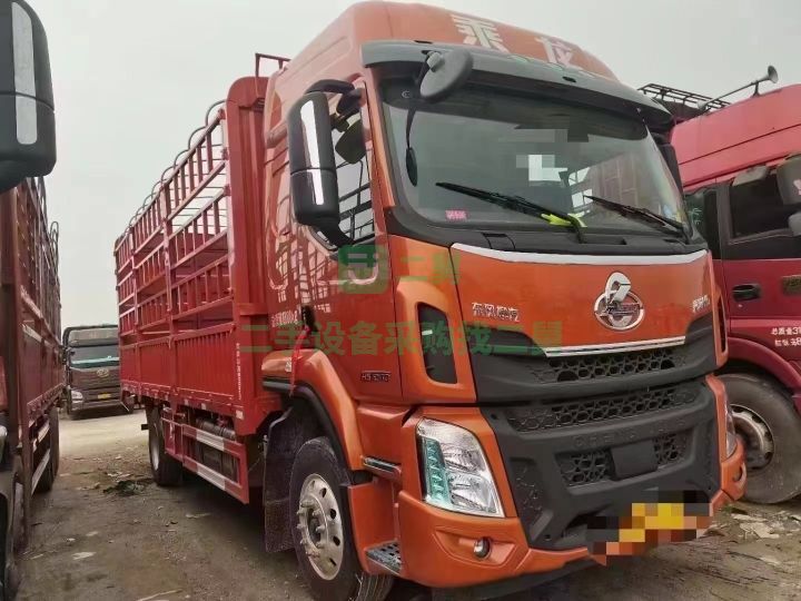 出售二手九成新的東風柳汽乘龍H5/240馬力玉柴發動機運輸車