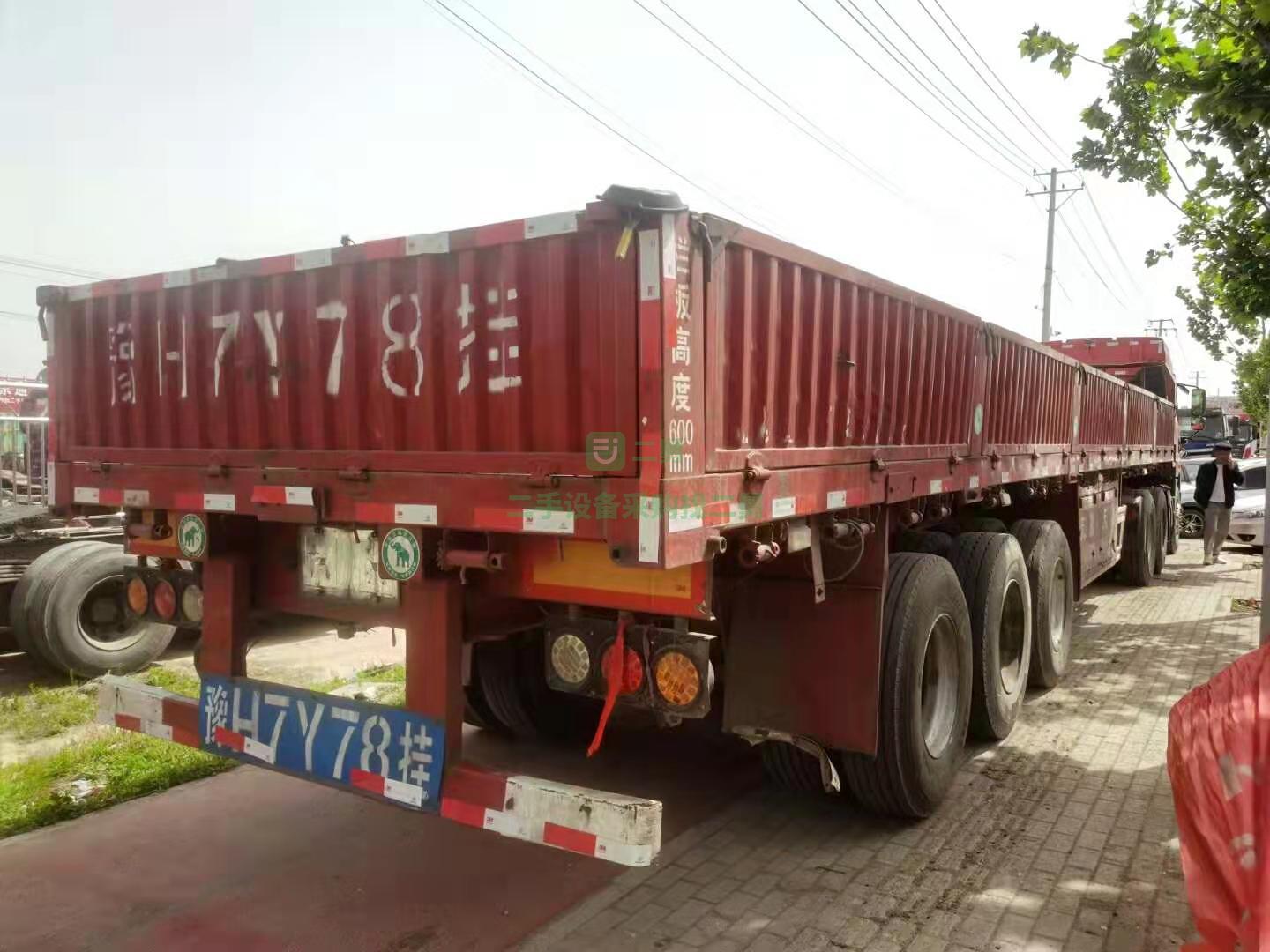 出售一臺中集天俊標箱半掛車，18年6月上戶13米/2.55，僅此一臺