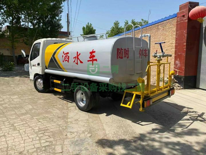 出售二手的九成新的奧鈴5噸灑水車