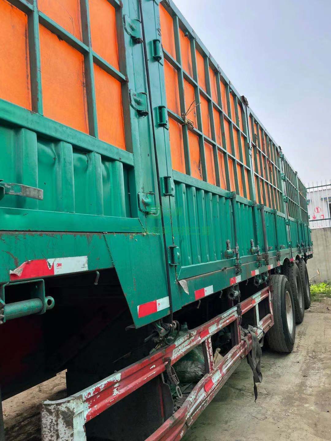 出售2019年7月份的13米高低板大開門掛車半掛車全車鋁圈輪胎8成