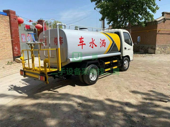 出售二手的九成新的奧鈴5噸灑水車