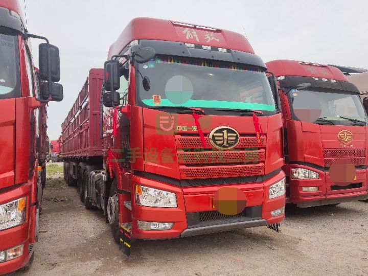 出售19年的解放J6P,550馬力牽引車。車況精品。