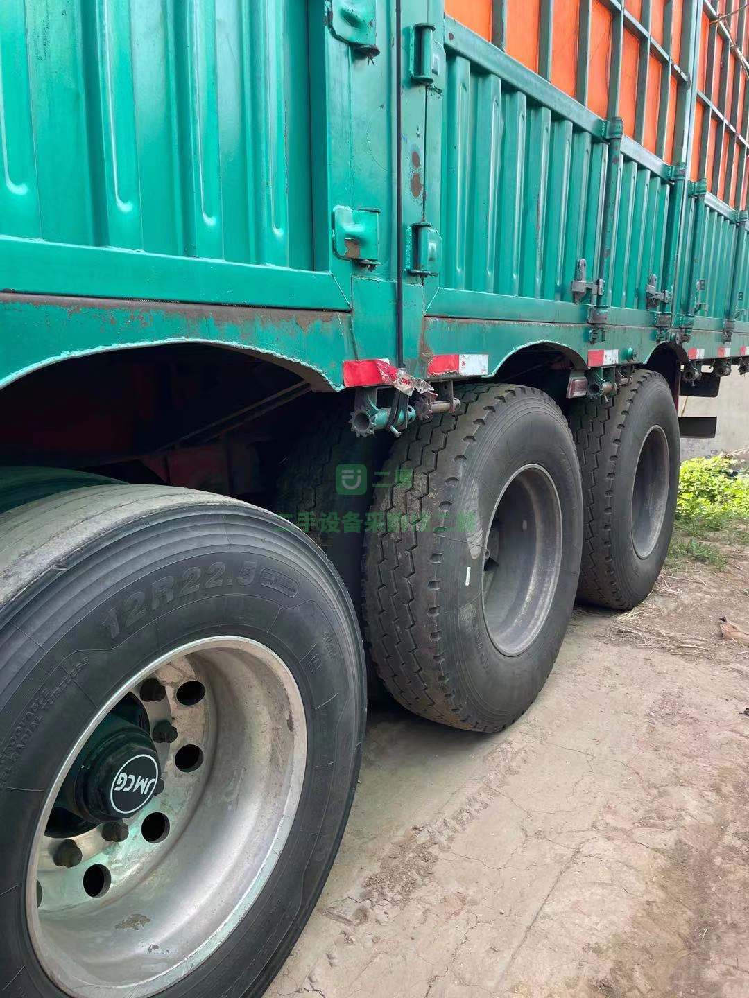 出售2019年7月份的13米高低板大開門掛車半掛車全車鋁圈輪胎8成