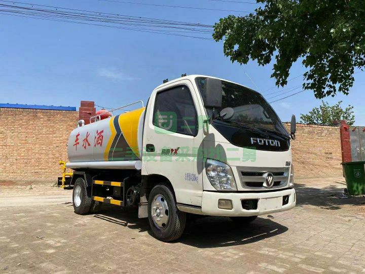 出售二手的九成新的奧鈴5噸灑水車