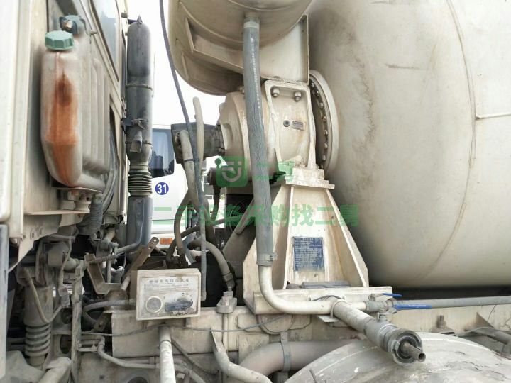 出售二手的17年國五豪沃大18方攪拌車