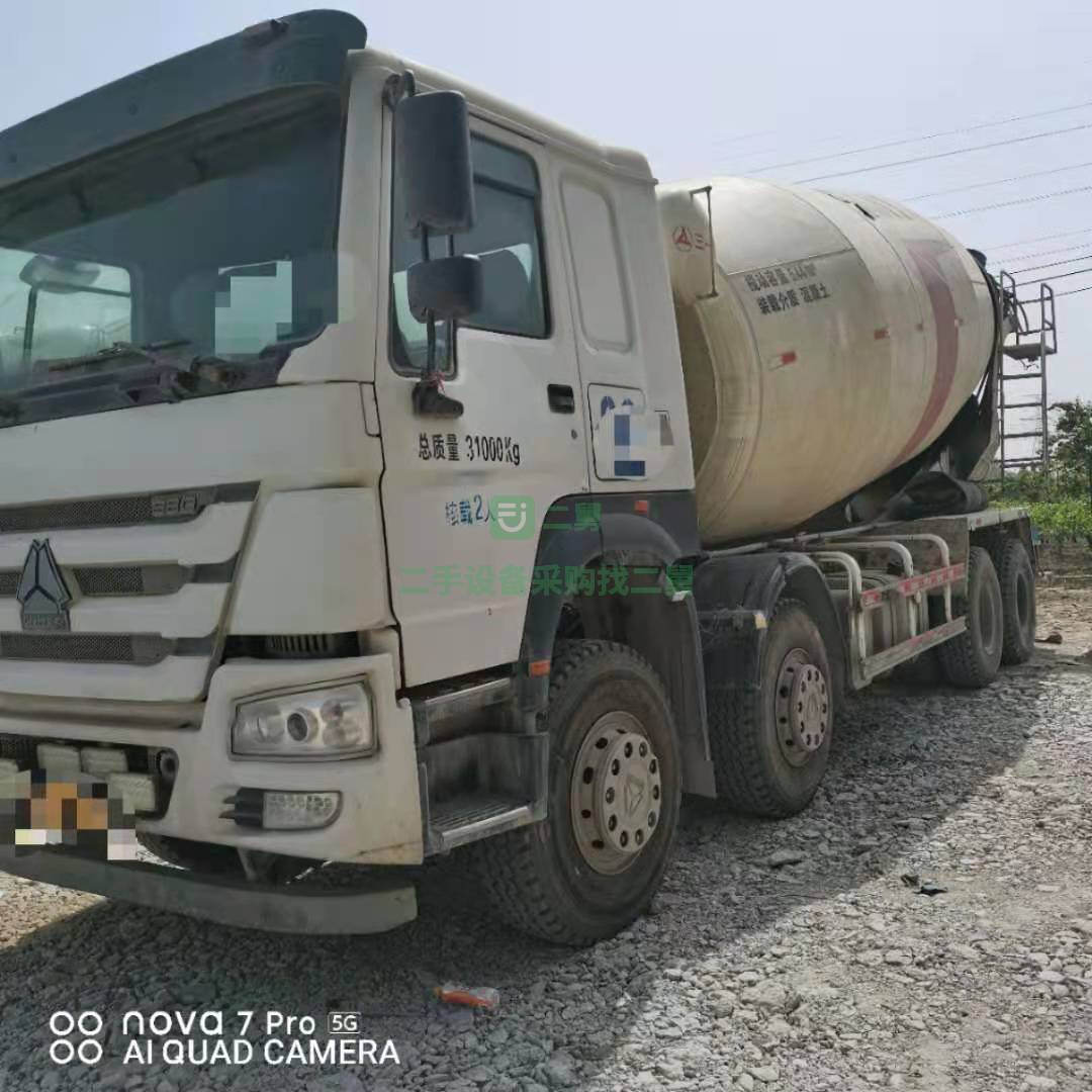 出售一臺18年5月國五大20方豪沃攪拌車，車長11.9米，三一上裝，PMP進口減速機