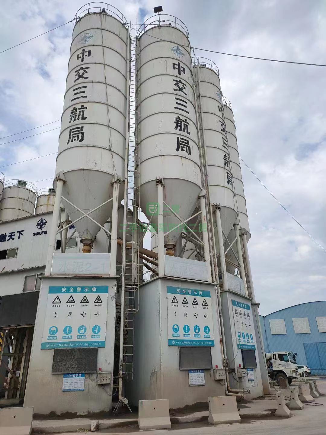 廣東惠州:出售18年雙線地倉式180型攪拌站，仕瑪主機