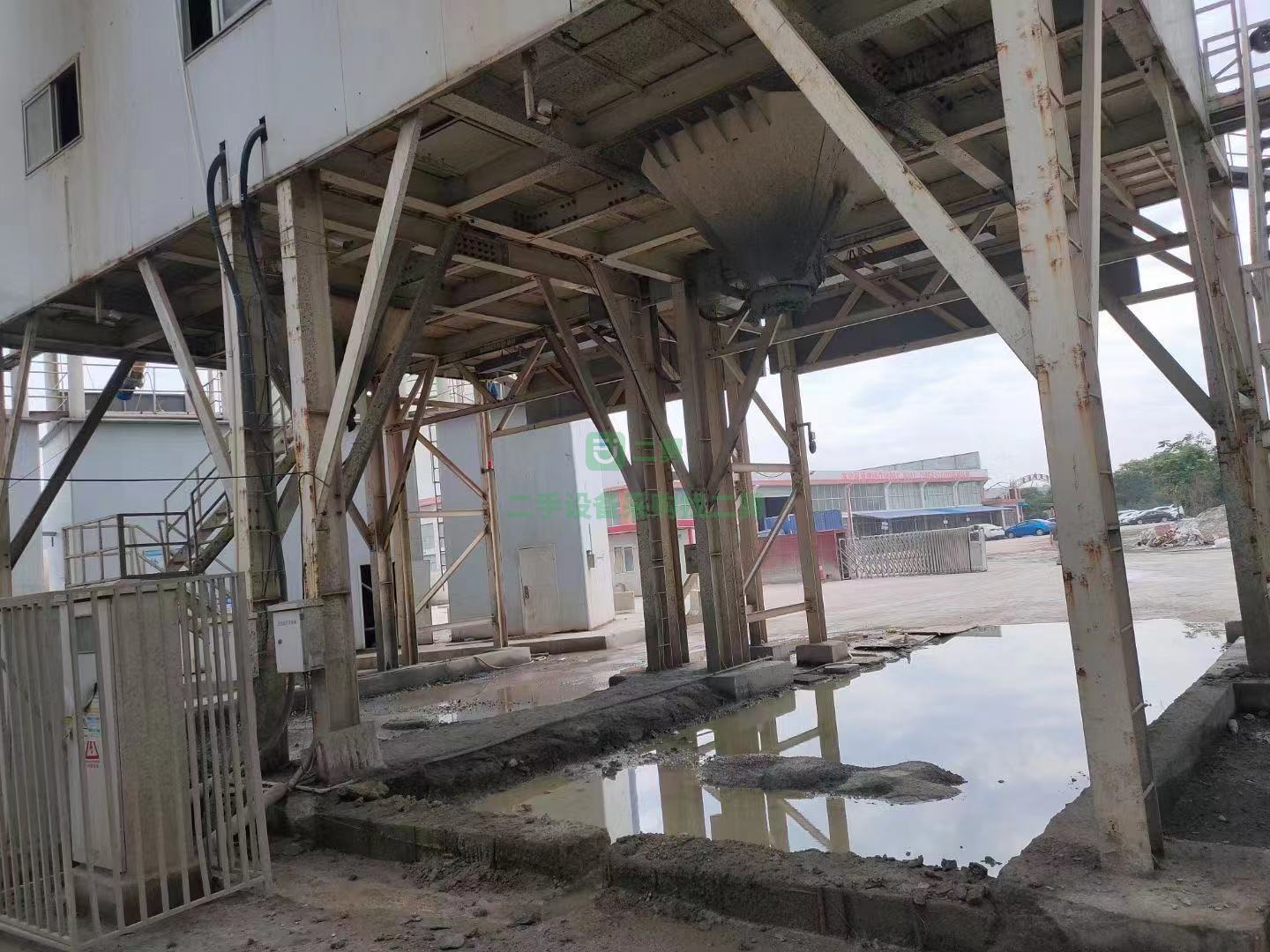 廣東惠州:出售18年雙線地倉式180型攪拌站，仕瑪主機