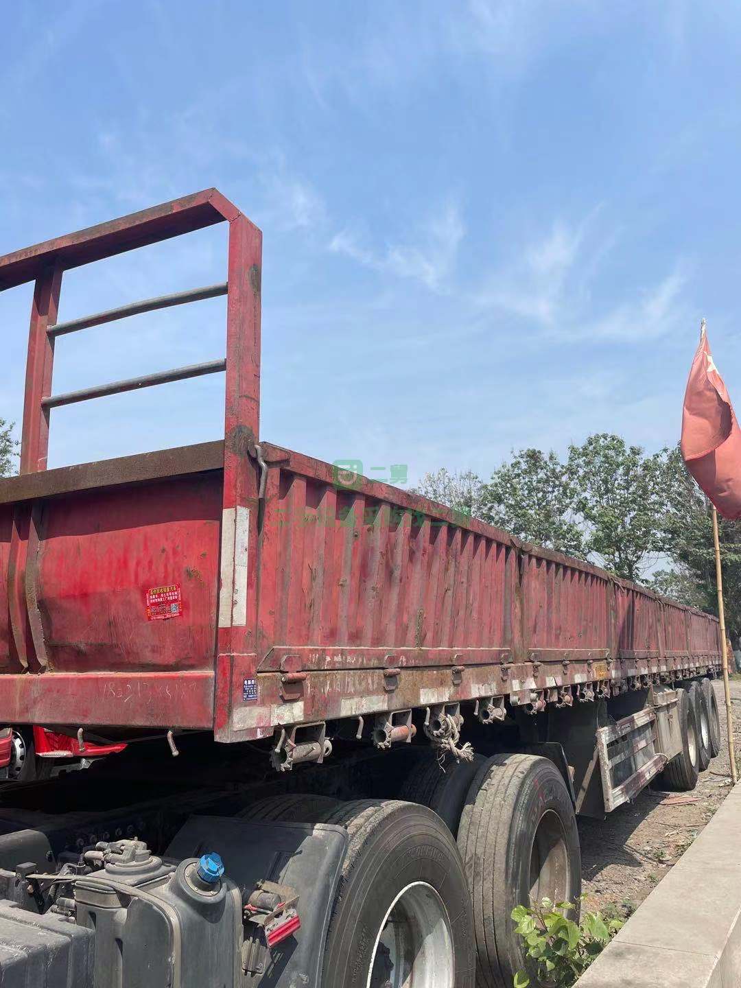 出售16年底13米標(biāo)箱掛車手續(xù)齊全隨時(shí)可以過(guò)戶提檔半掛車4萬(wàn)包過(guò)戶