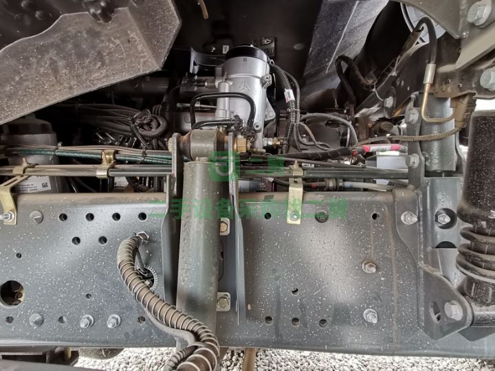 出售豪沃底盤TX340馬力，唐鴻上裝，2021年出攪拌車