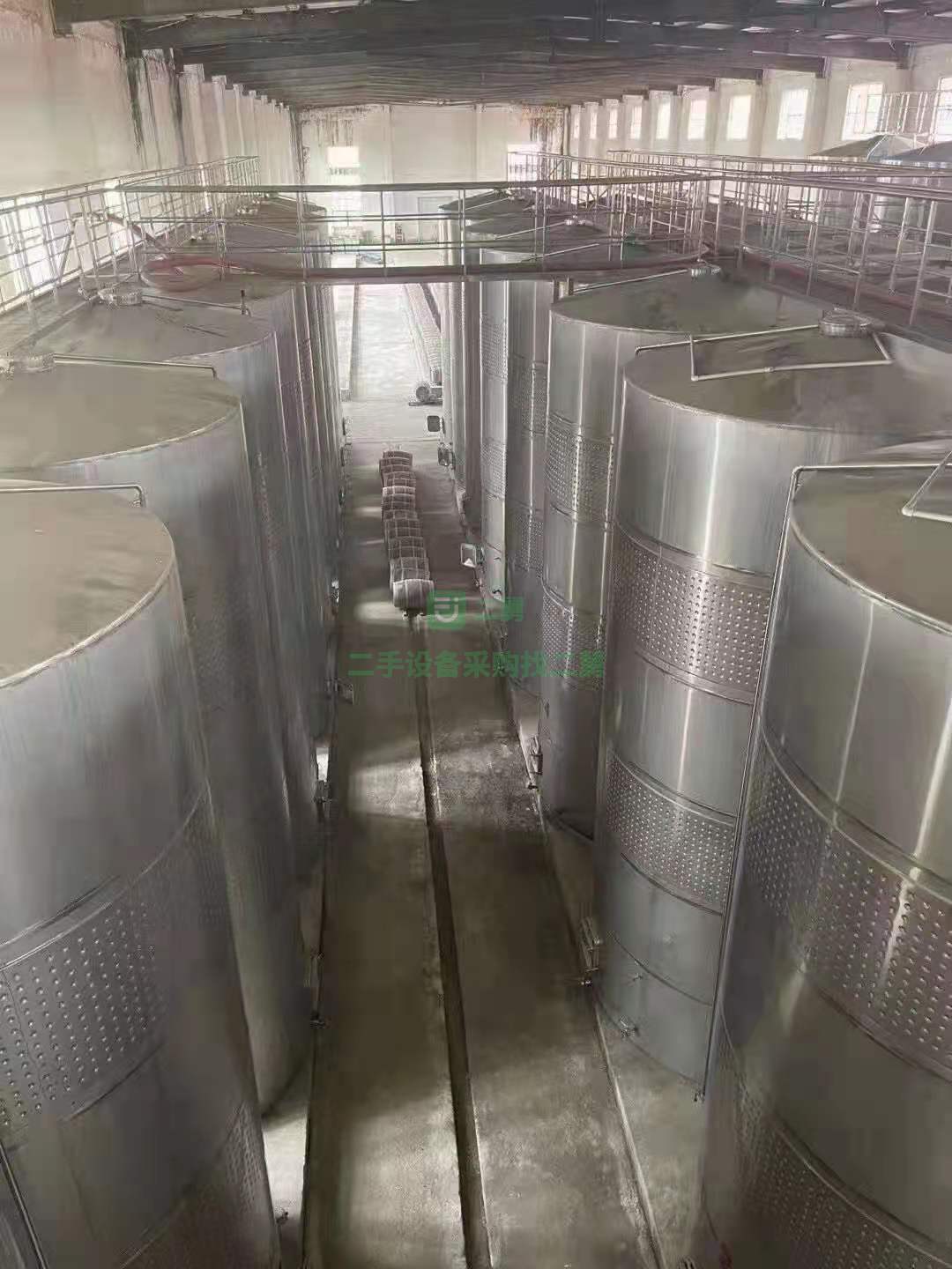 在位出售150立方直徑4.6米，高8.5米.不銹鋼儲罐