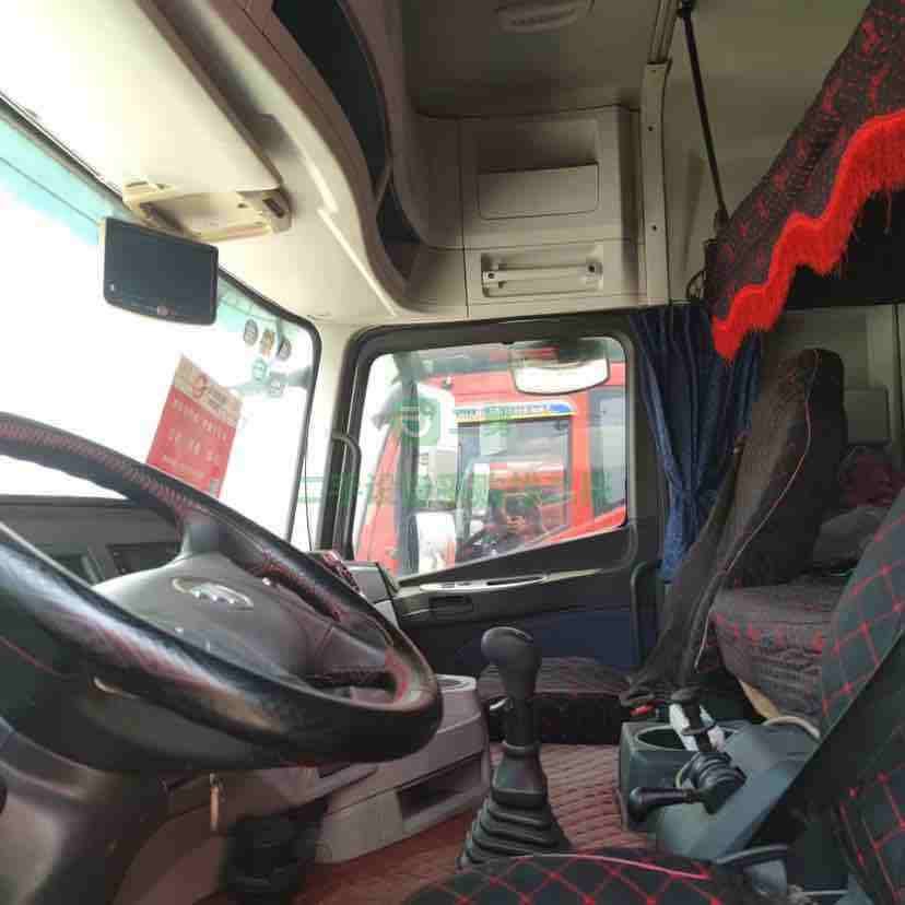 出售19年二手牽引車歐曼EST，囯五排放，雙驅輕量化，康明斯發動機，16速，ZF變速箱，ZF液緩，前二后四板簧，后橋速比3.364