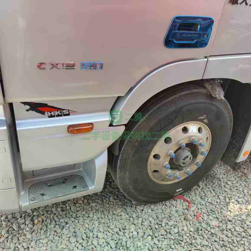 出售19年二手牽引車歐曼EST，囯五排放，雙驅輕量化，康明斯發動機，16速，ZF變速箱，ZF液緩，前二后四板簧，后橋速比3.364