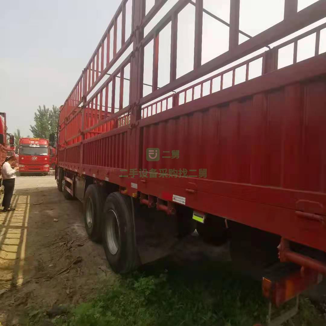 出售一臺19年5月份新款解放J6P貨車，420馬力國五9.6米高欄