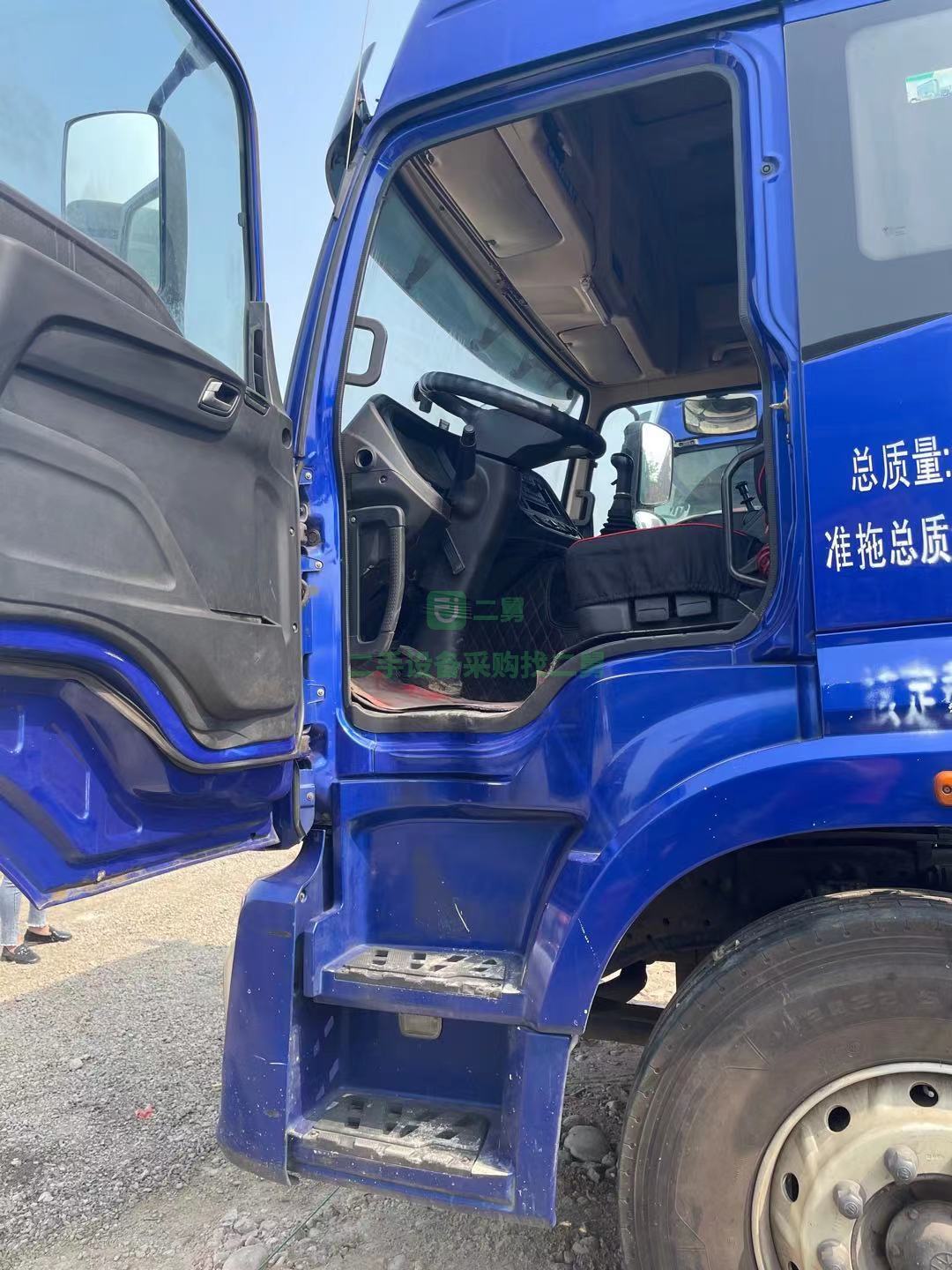 出售2018年10月歐曼牽引車375馬力國五排放全車原版無磕碰