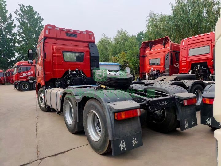 出售20年的解放J6P460馬力牽引車，最新款，新北方
