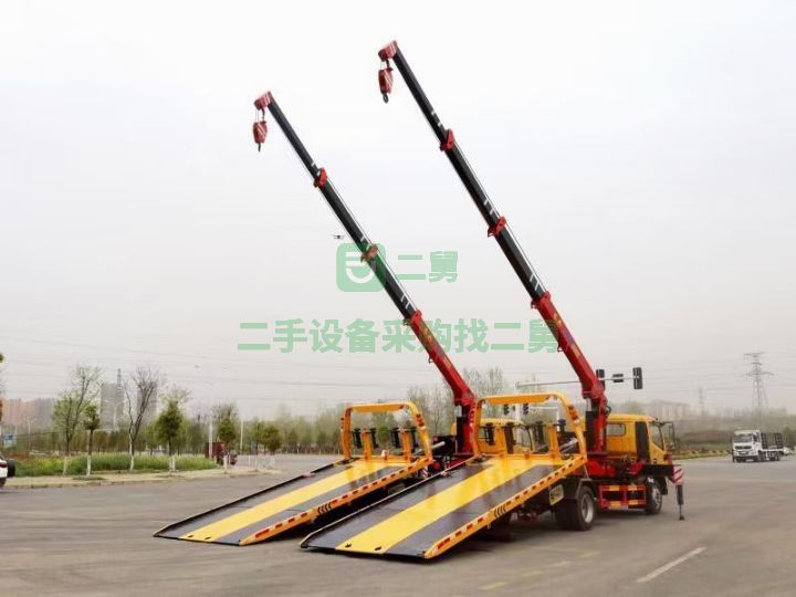 湖北出售二手九成新的清障帶吊一車多用