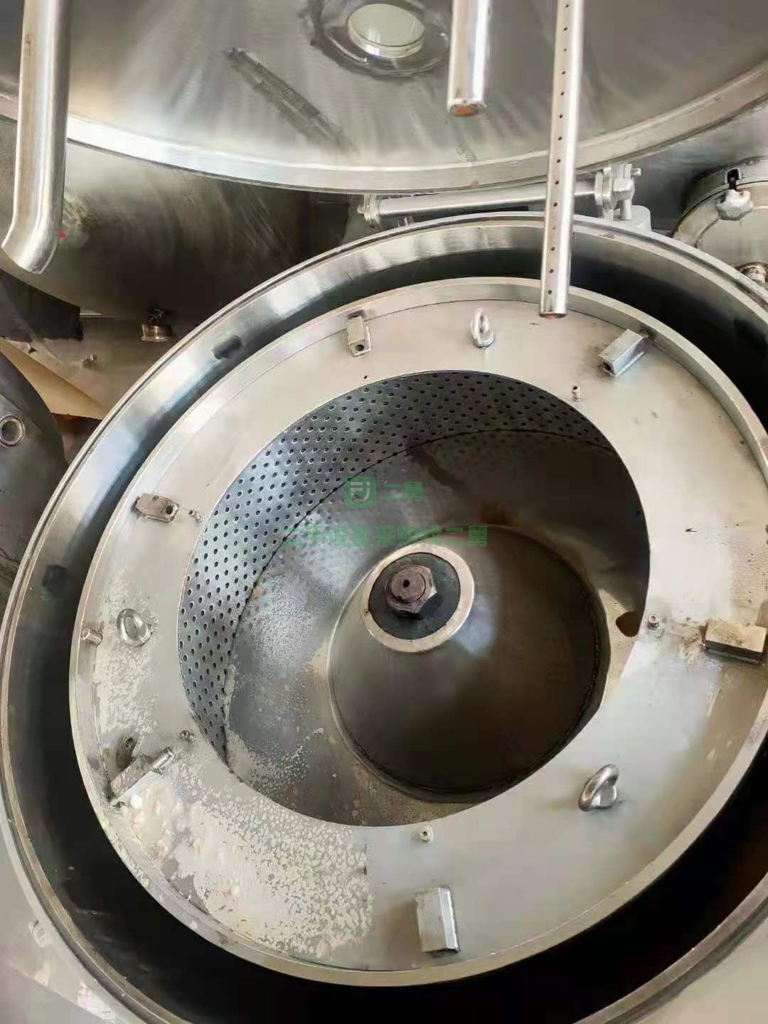 處理張家口鑫中大產1000型平板吊帶離心機，電機直連