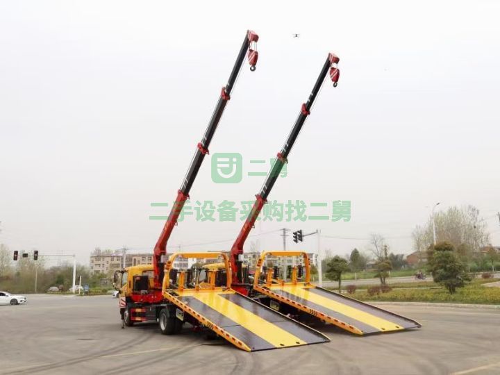 湖北出售二手九成新的清障帶吊一車多用
