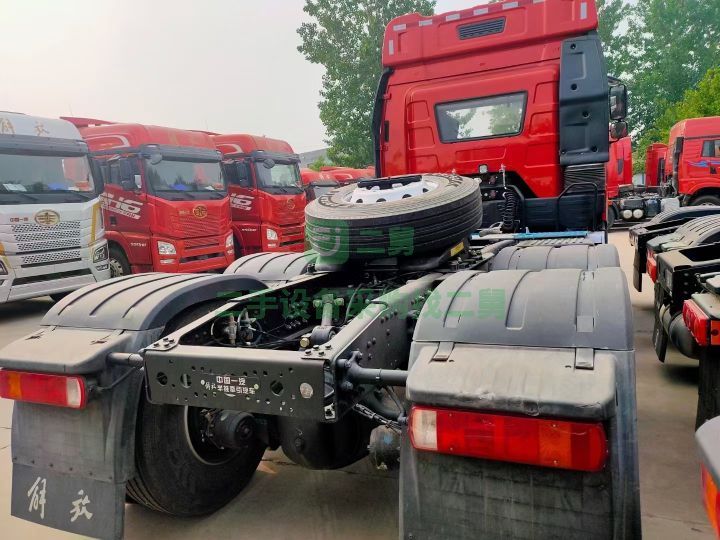 出售20年的解放J6P460馬力牽引車，最新款，新北方