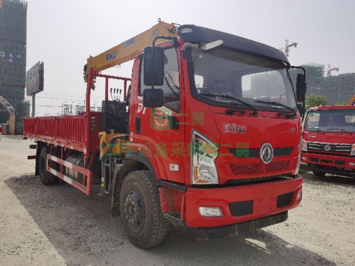 出售東風D1國六配三一8噸隨車起重機吊車