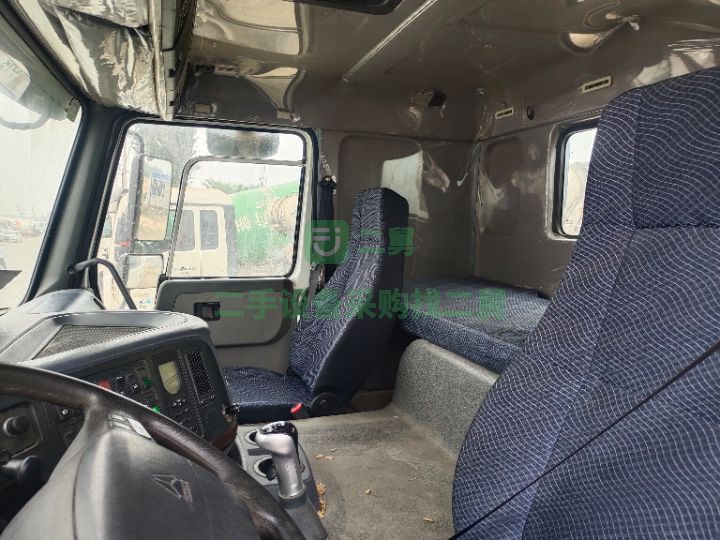 出售18年重汽豪沃后八輪攪拌車，大14方江山上莊12速