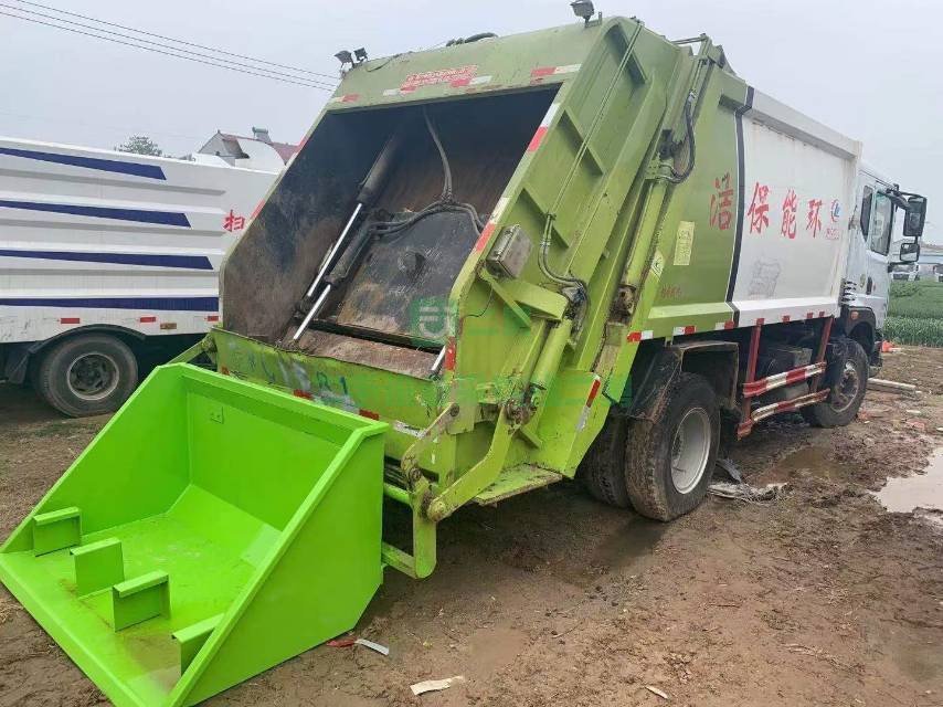 出售程力垃圾車12方壓縮垃圾落地斗掛通兩用二手價格低