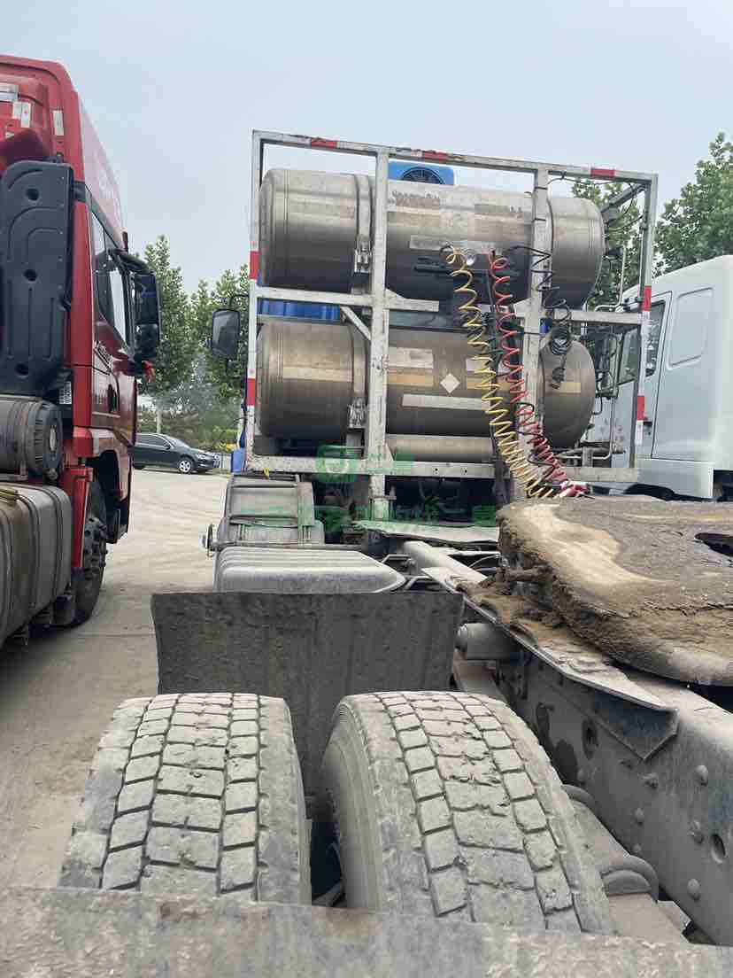 出售國五排放歐曼336天然氣牽引車
