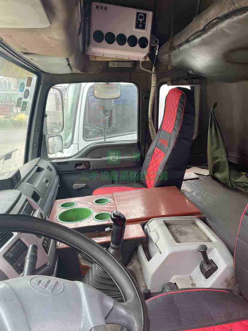 出售國五排放歐曼336天然氣牽引車