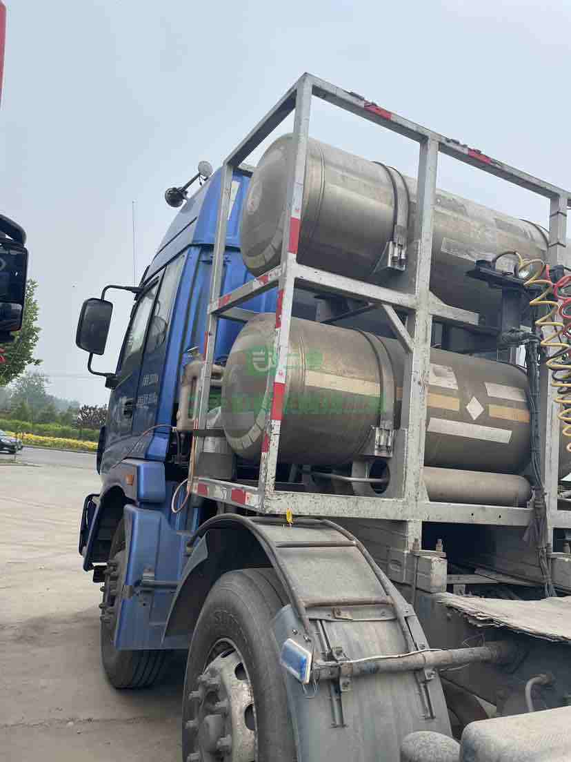 出售國五排放歐曼336天然氣牽引車