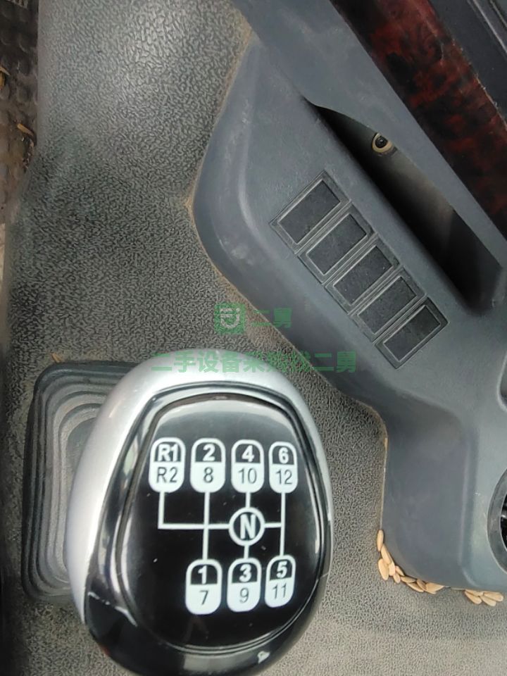 出售18年重汽豪沃后八輪攪拌車，大14方江山上莊12速
