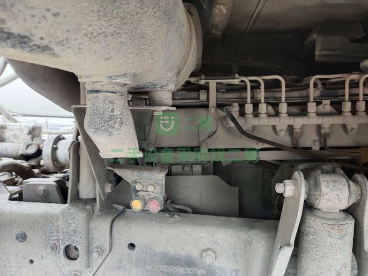 出售18年重汽豪沃后八輪攪拌車，大14方江山上莊12速