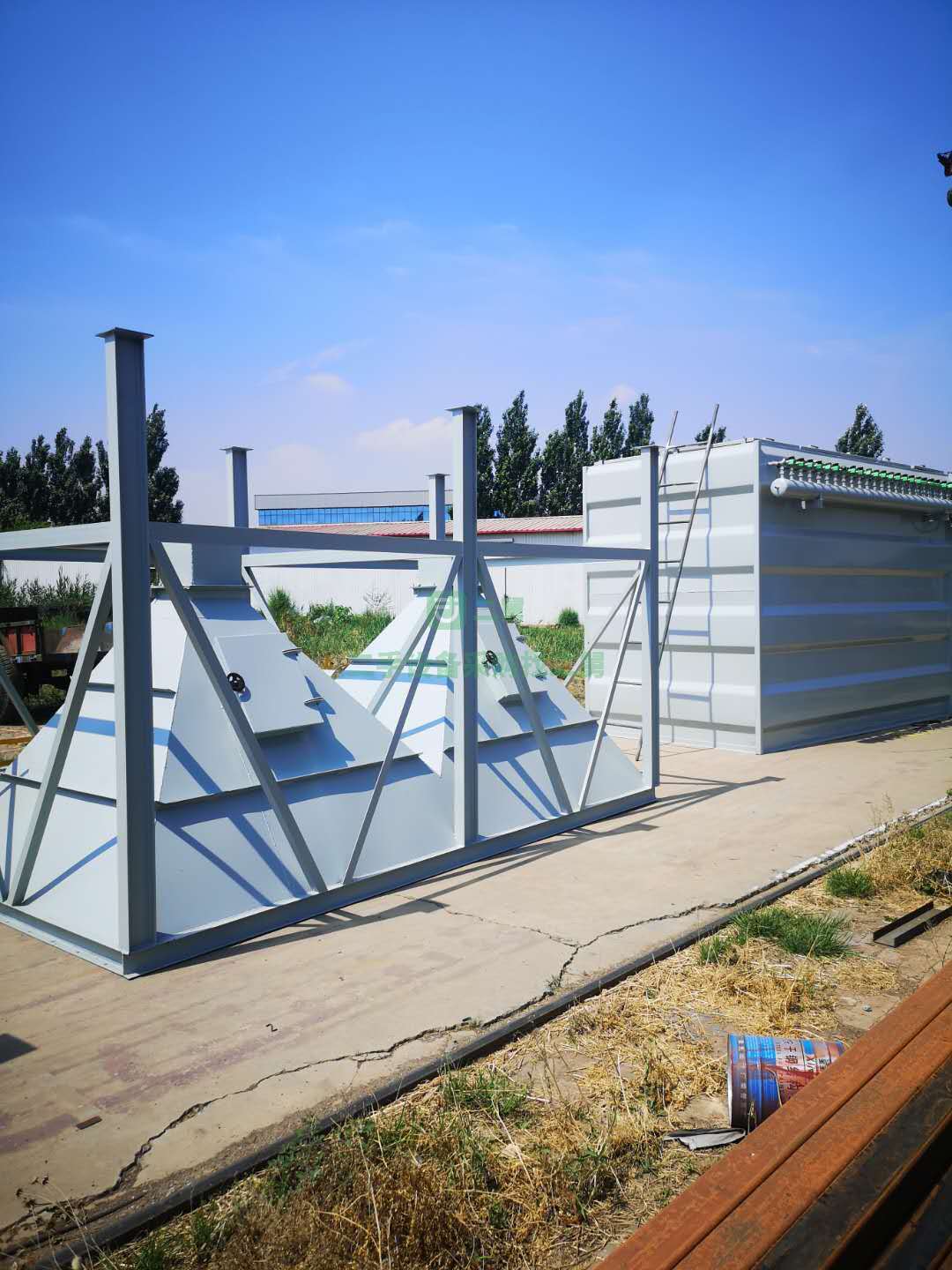 出售二手九成新的礦山振動篩布袋除塵器