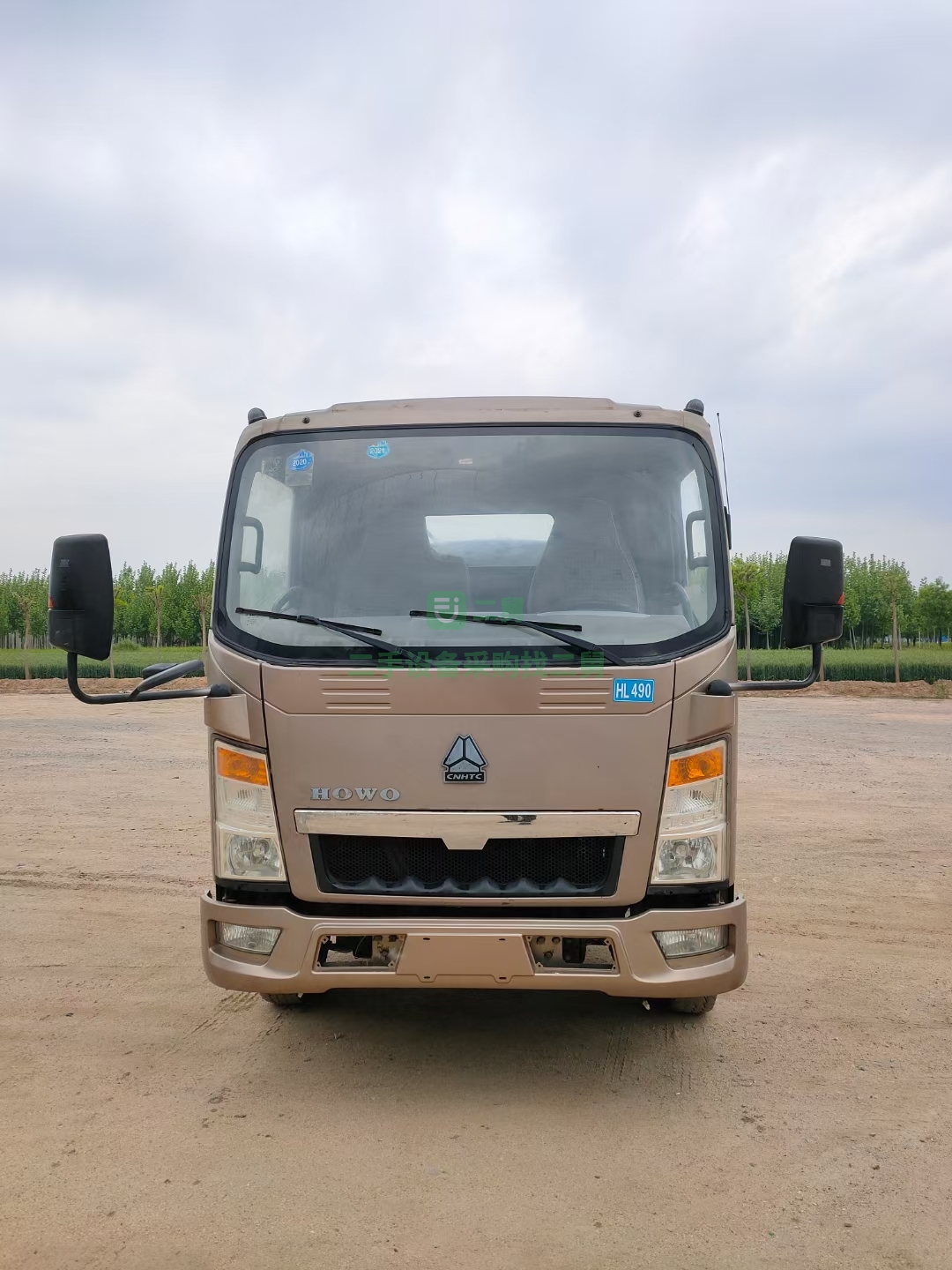出售一臺二手五立方灑水車重汽豪沃一汽錫柴發動機