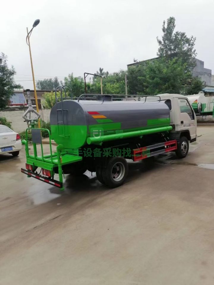 出售一臺福田五立方工地專用園林綠化道路抑塵霧炮灑水車