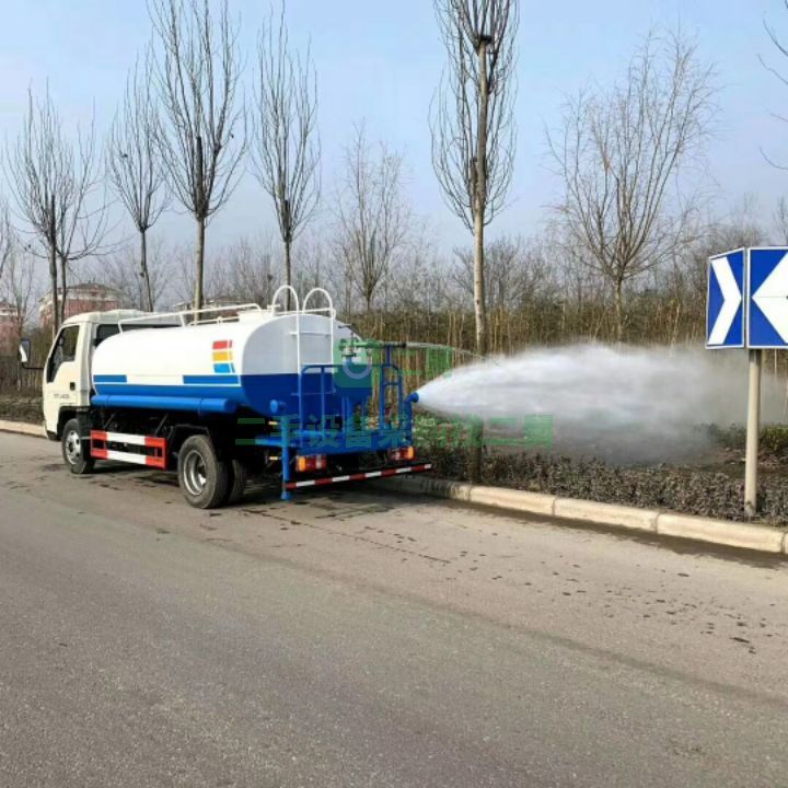 出售一臺福田五立方工地專用園林綠化道路抑塵霧炮灑水車