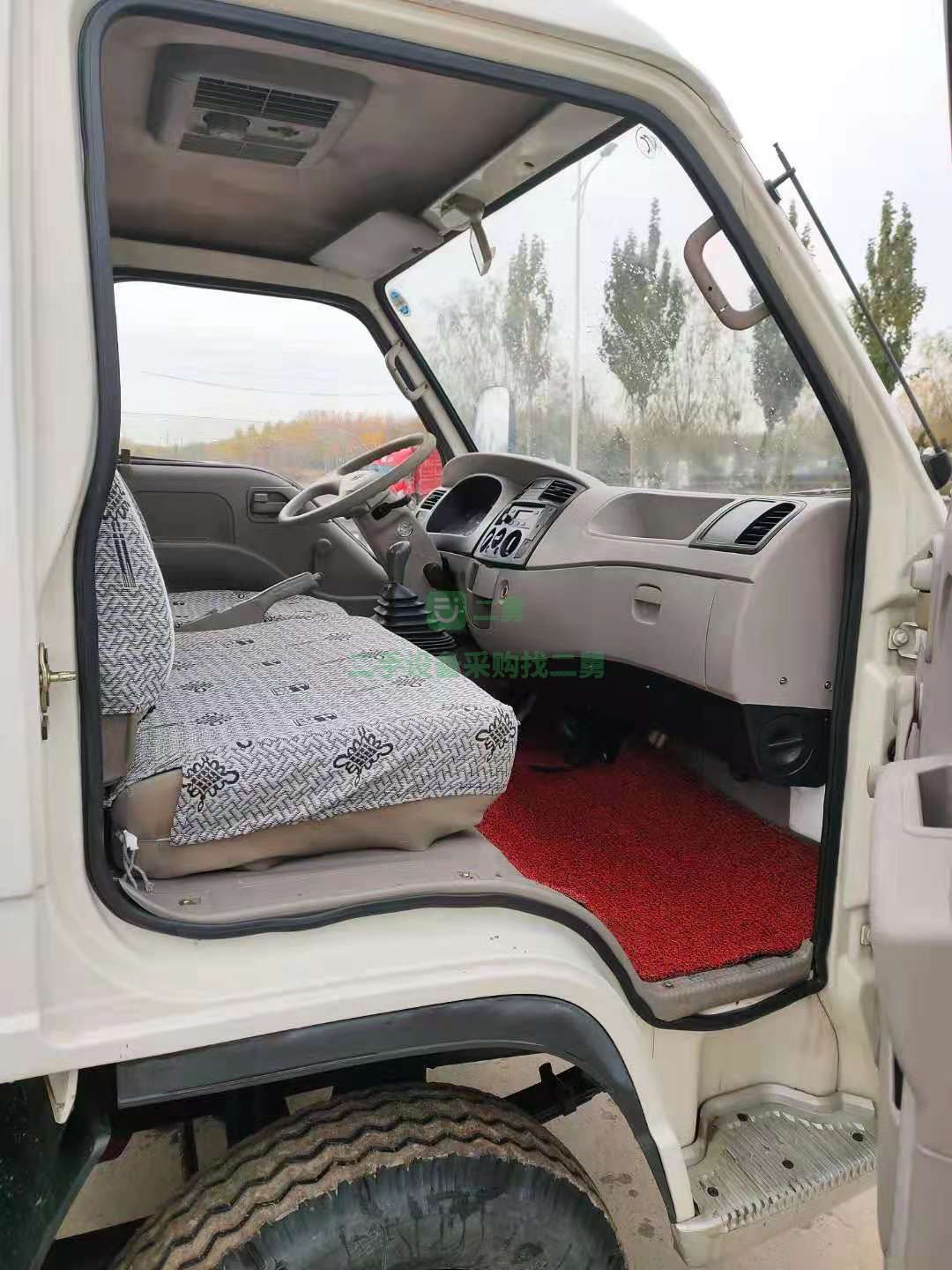 出售一臺庫存一類底牌時代新款5立方灑水車