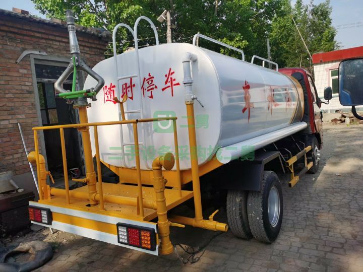 出售二手九成新的歐馬可5噸灑水車