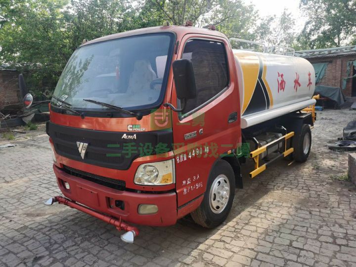 出售二手九成新的歐馬可5噸灑水車