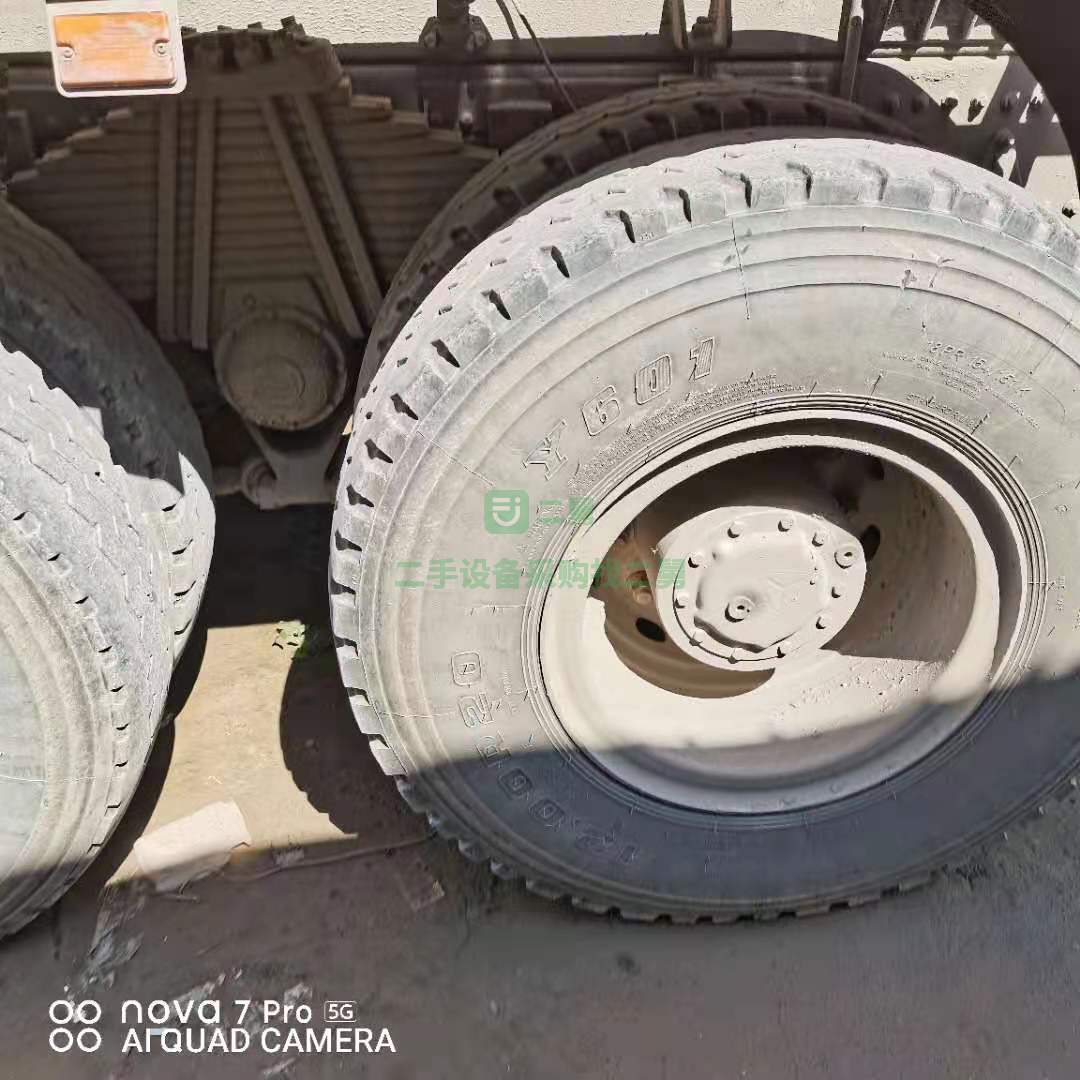 出售一臺17年國五18方豪沃攪拌車，中聯上裝，重汽發動機