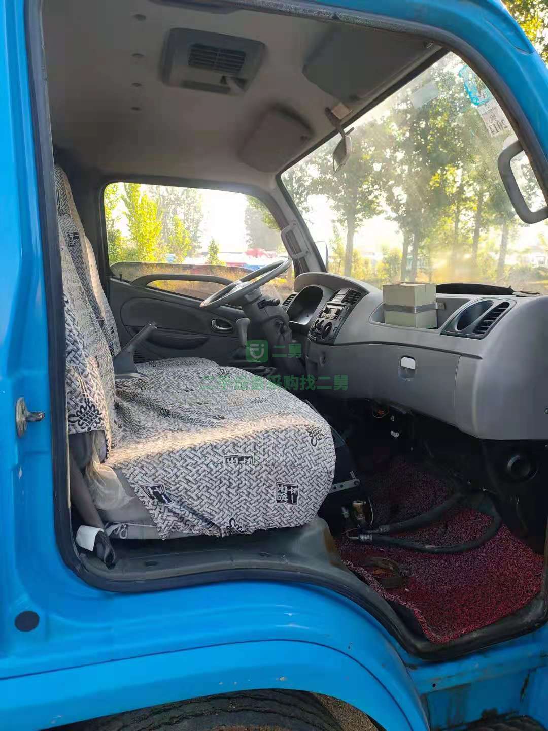 出售東風多利卡新款4立方吸糞車帶360度旋轉抱桿
