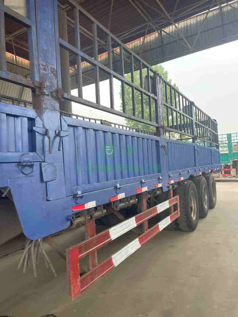 便宜出售15年的13米高低板半掛車