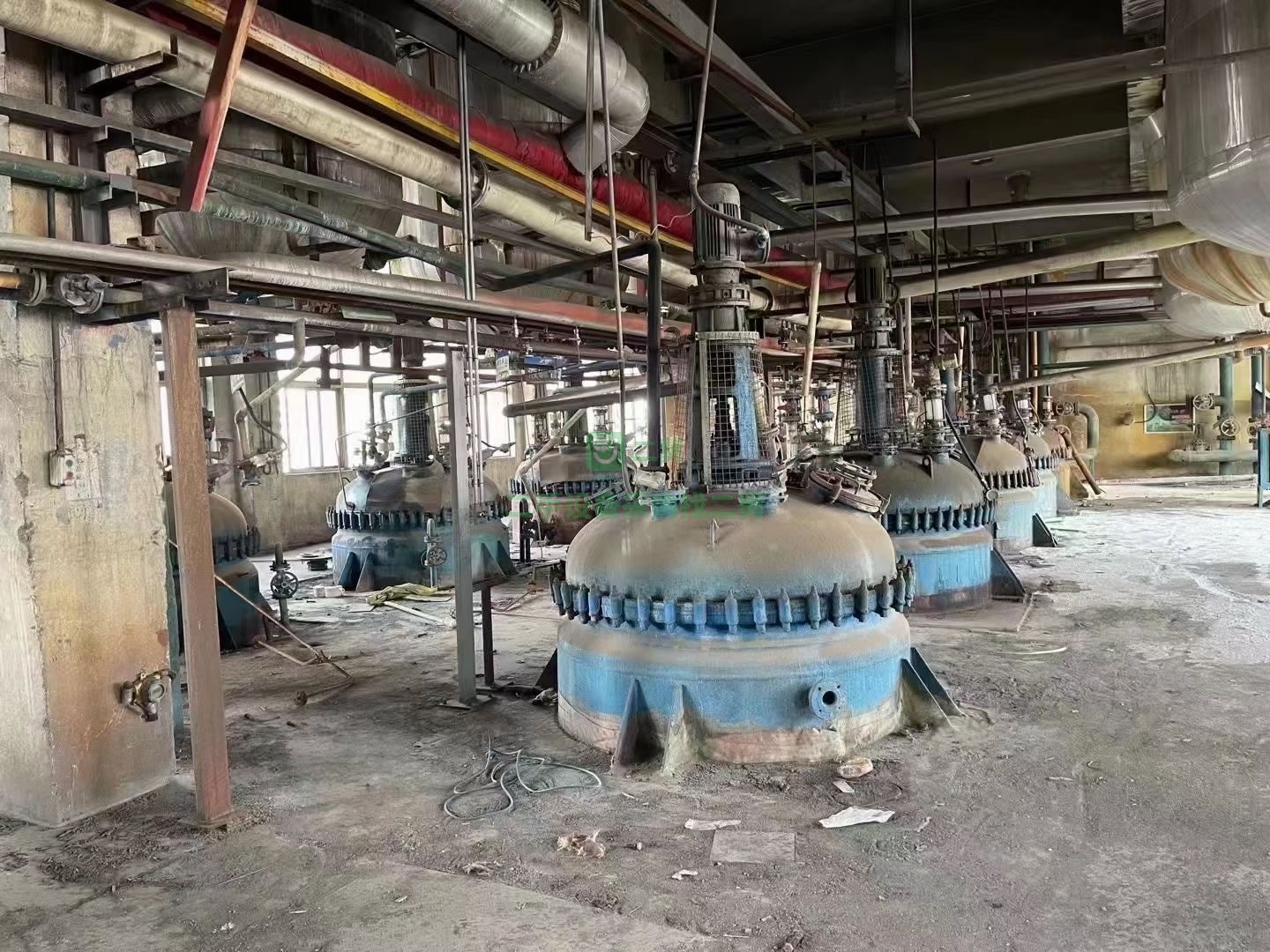 出售5000升江蘇揚陽的搪瓷反應釜40臺18年出廠