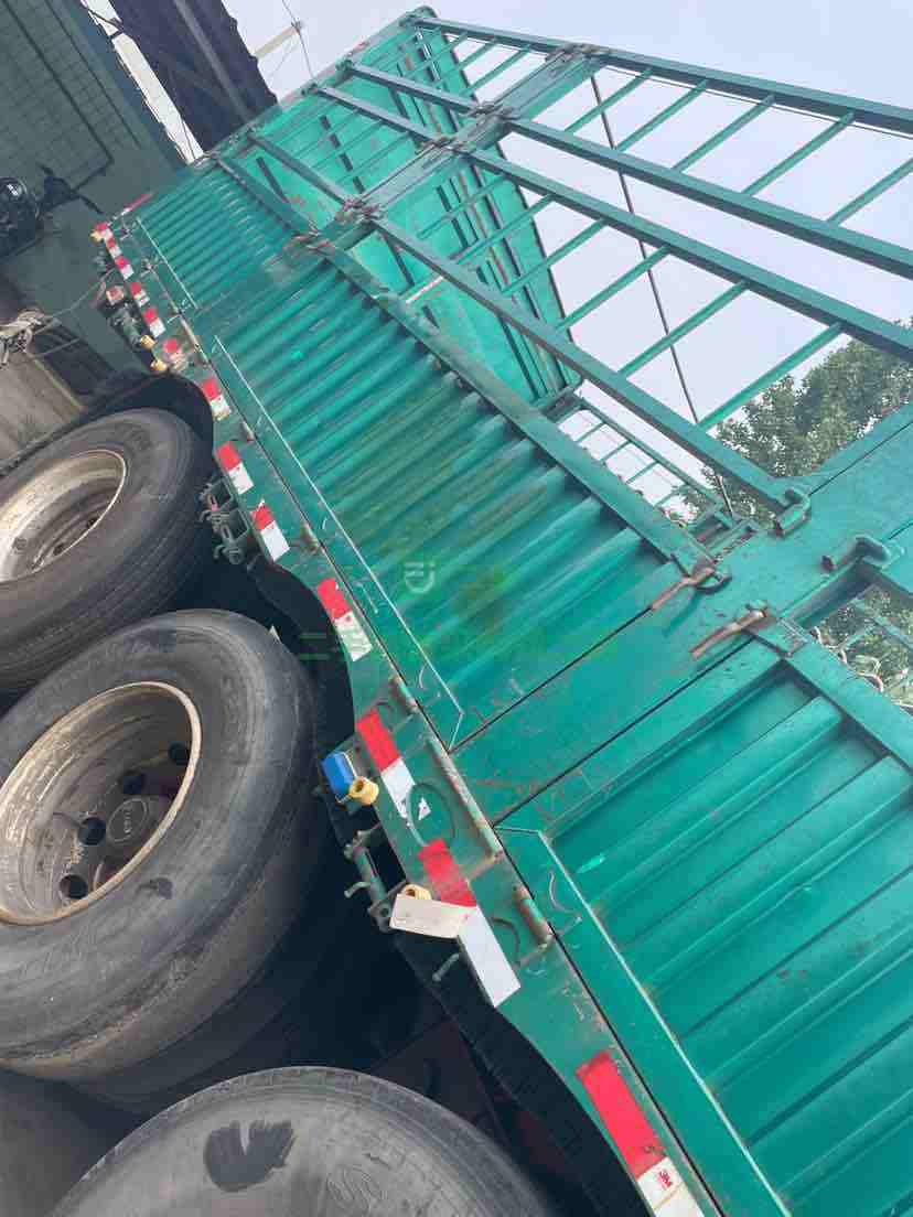 出售二手18年的鑼響13米高低板半掛車